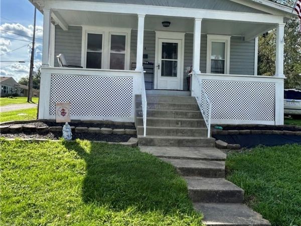 134 N Market Street , St Clairsville, OH 43950