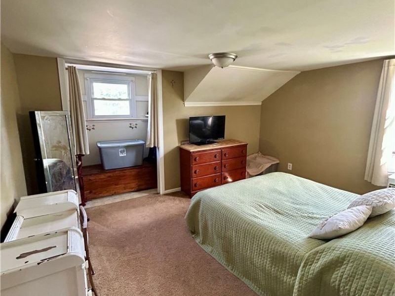 134 N Market Street, Saint Clairsville, OH 43950 Photo 12