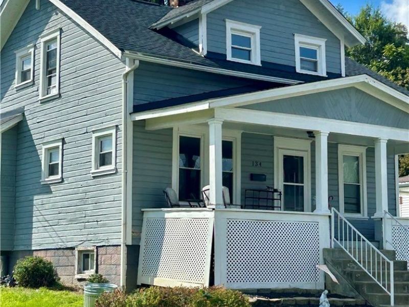 134 N Market Street, Saint Clairsville, OH 43950 Photo 2