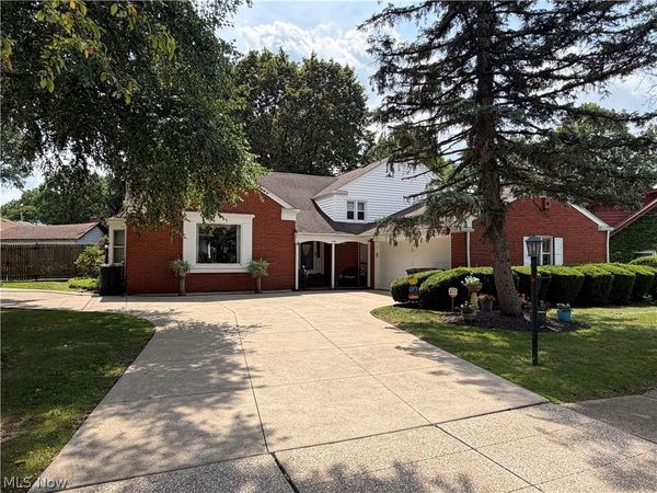 640 Harrison Avenue , Akron, OH 44314