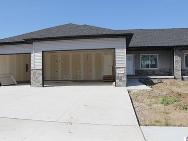 9429 S 82nd Street, Lincoln, NE 68516