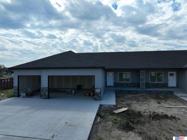 9429 S 82nd Street, Lincoln, NE 68516