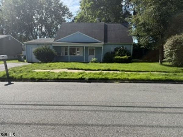 10 Renault Dr, Mount Olive, NJ 07836