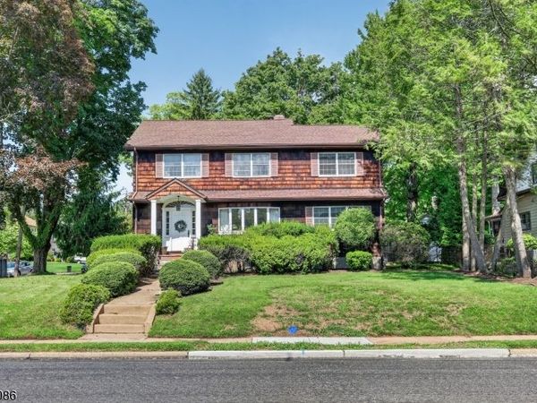 484 Godwin Ave, Midland Park, NJ 07432