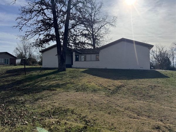 220 Industrial Drive , Lewisburg, KY 42256