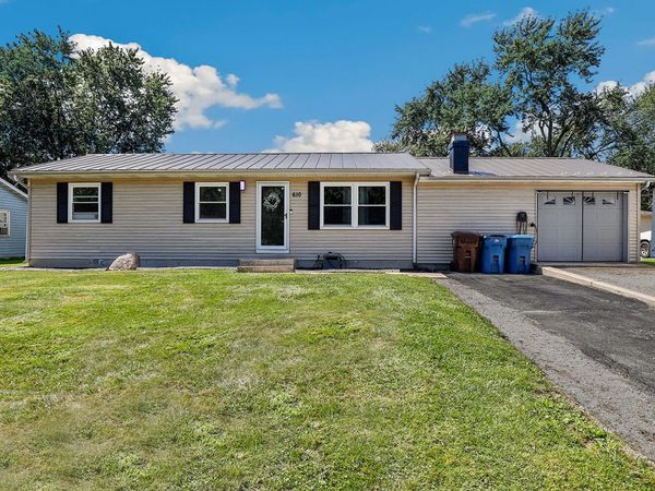 610 Old Forge Road , Valparaiso, IN 46385