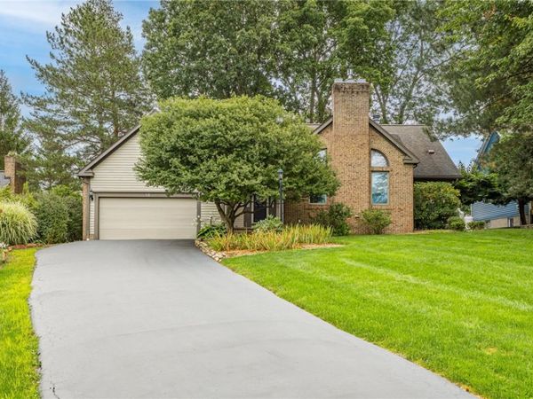 46 Putting Green Ln Lane , Penfield, NY 14526