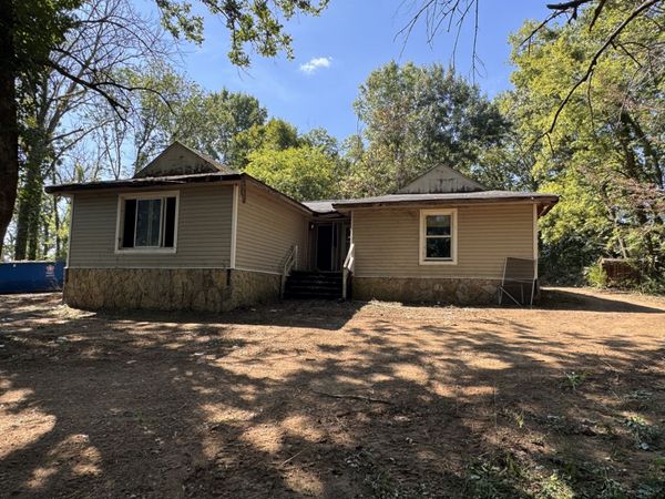 330 Lytle Dr , Hartsville, TN 37074