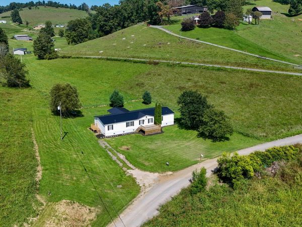 164 Marsh Road, Nickelsville, VA 24271