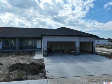 9419 S 82nd Street, Lincoln, NE 68516