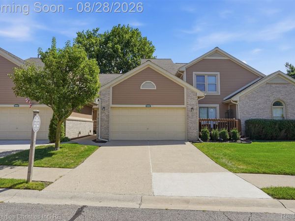 9360 Eastwind Drive, Unit 13, Livonia, Mi 48150