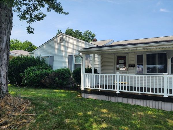105 Helena Drive , Struthers, OH 44471