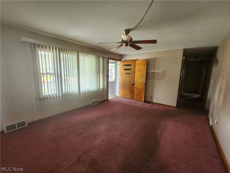 105 Helena Drive, Struthers, OH 44471 Photo 6