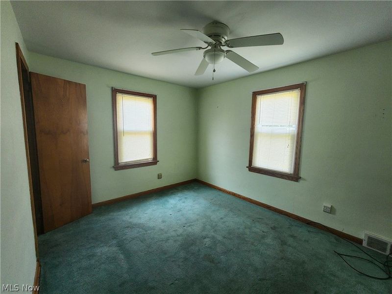 105 Helena Drive, Struthers, OH 44471 Photo 9