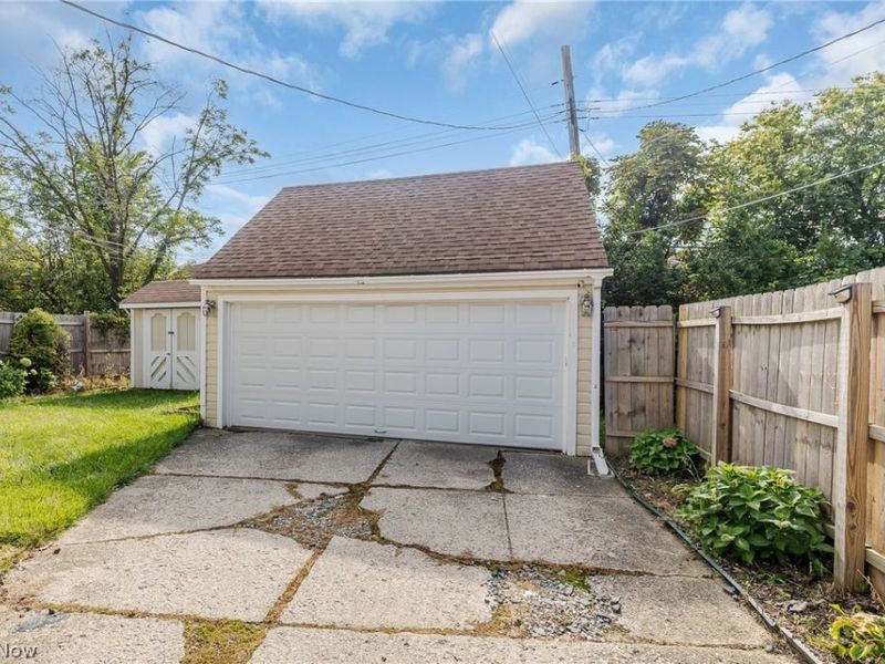 831 Sable Road, Cleveland, OH 44119 Photo 9