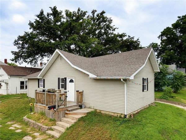 1001 Custer Street, Trenton, MO 64683