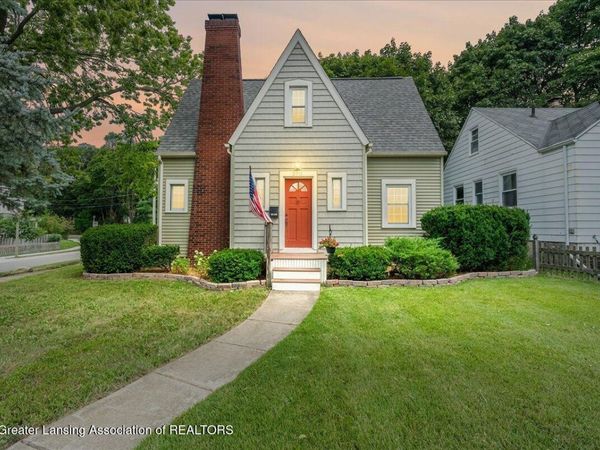 2301 Strathmore Road, Lansing, MI 48910