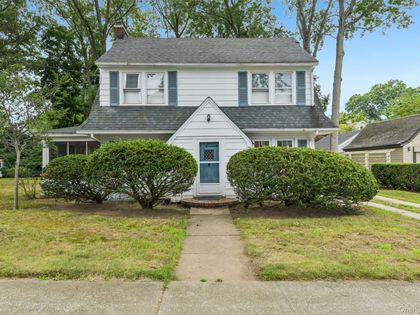 204 Auburn Street  East Williston, NY 11596