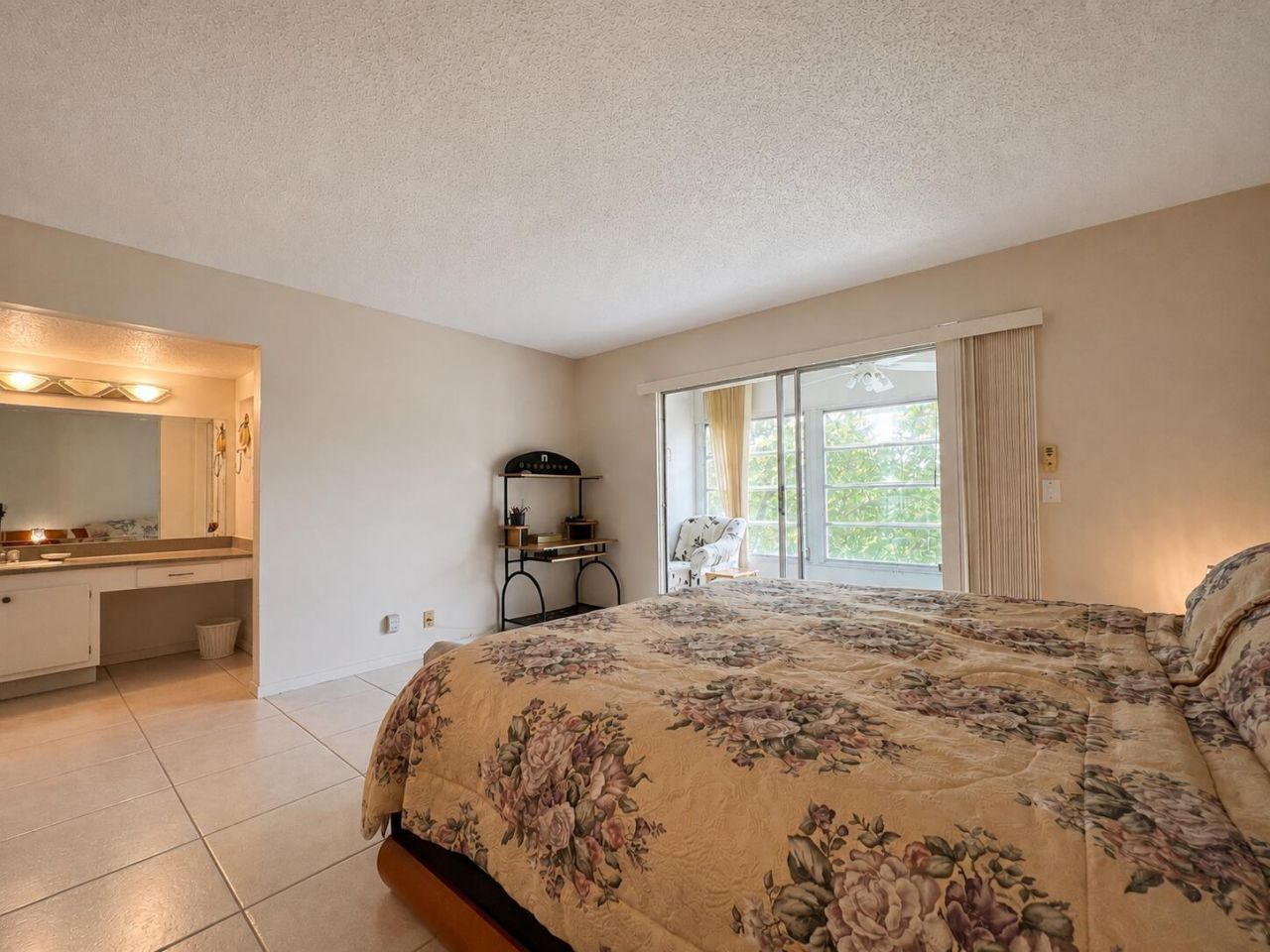 307 Greenbrier B, West Palm Beach, FL 33417 Photo