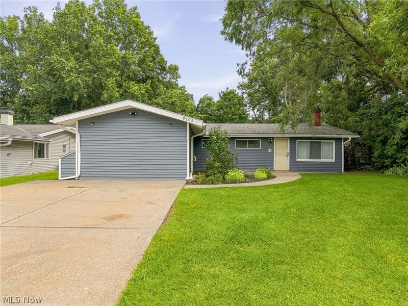 9103 Cranbrook Drive, Northfield Village, OH 44067 Photo 2
