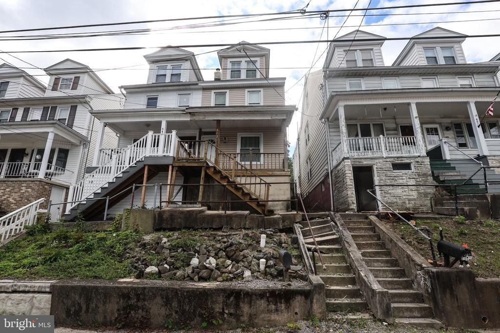 647 PINE HILL STREET, MINERSVILLE, PA 17954