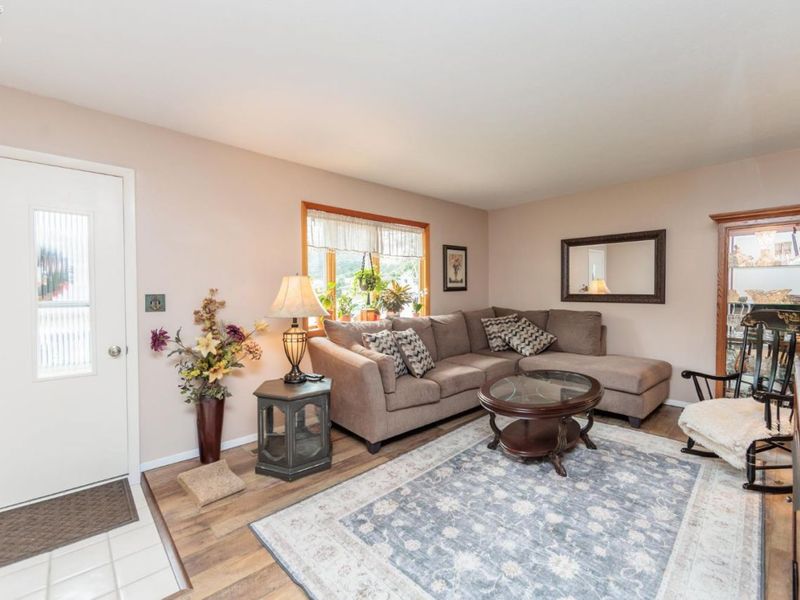 5029 Oakview Drive, Vermilion, OH 44089 Photo 4