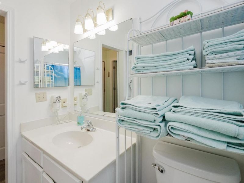 208 W Lakeshore, Unit D, Port Clinton, OH 43452 Photo 7