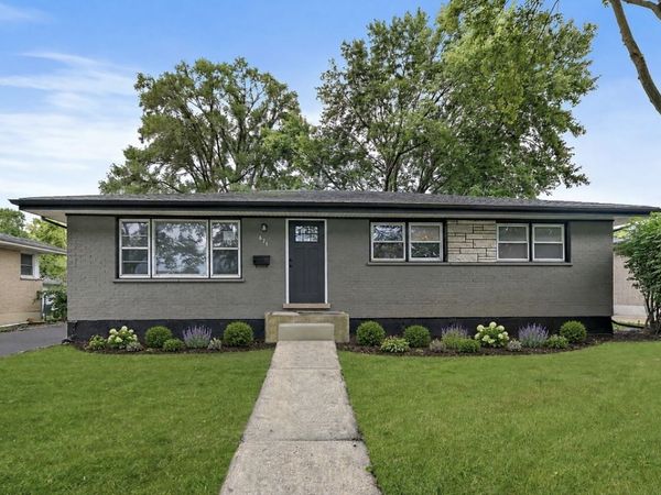 671 W Saint Aubin Drive , Addison, IL 60101