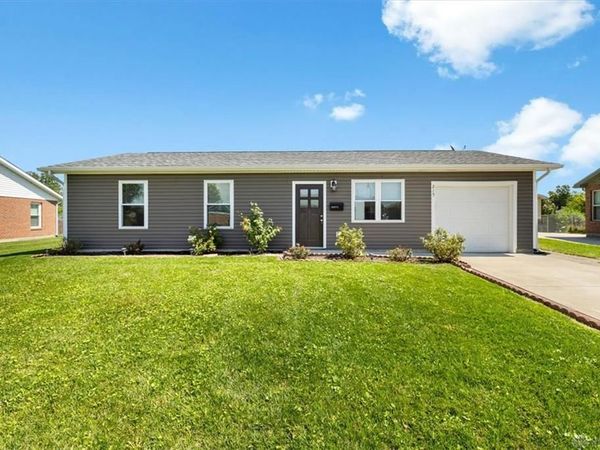215 Woodfield Drive, Brookville, OH 45309