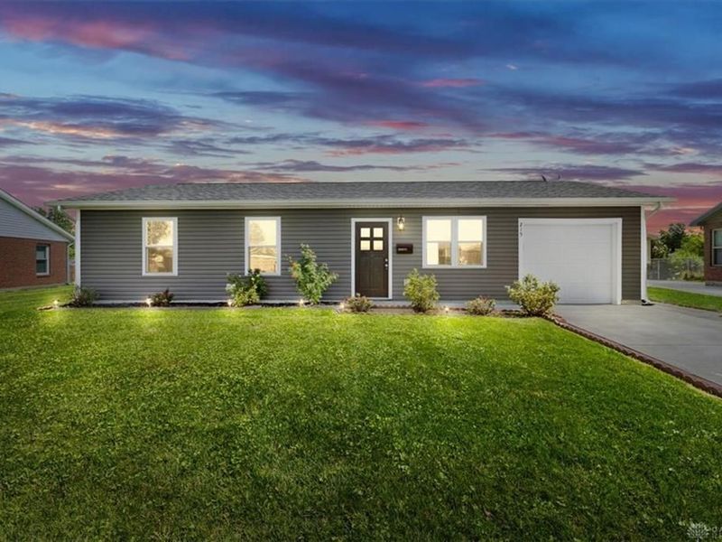 215 Woodfield Drive, Brookville, OH 45309 Photo 2