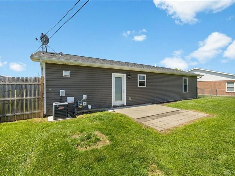215 Woodfield Drive, Brookville, OH 45309 Photo 35