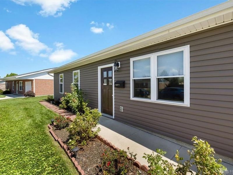215 Woodfield Drive, Brookville, OH 45309 Photo 6