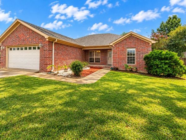 917 Mesquite Trail, Jacksonville, AR 72076