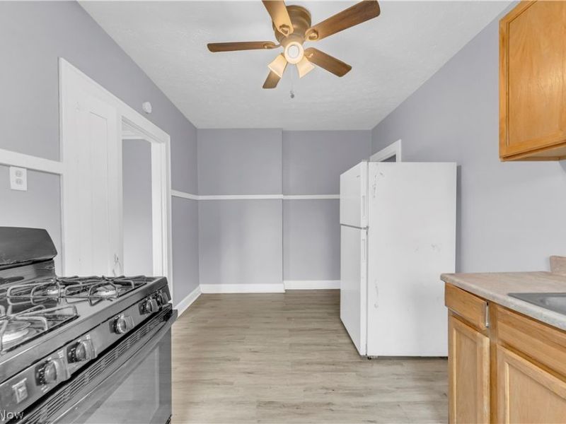 13605 Othello Avenue, Unit 4/UP, Cleveland, OH 44110 Photo 11