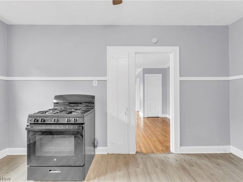 13605 Othello Avenue, Unit 4/UP, Cleveland, OH 44110 Photo 13