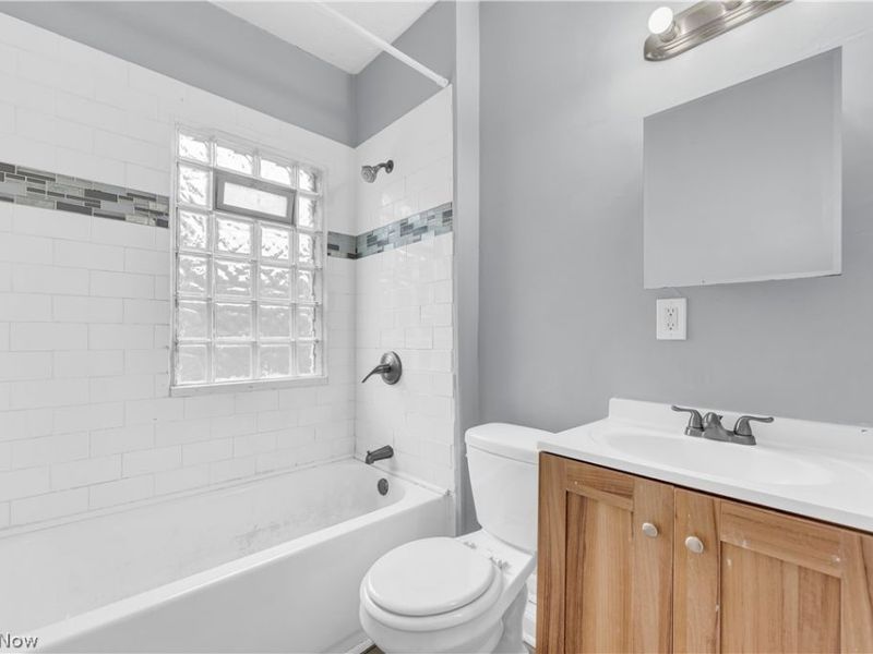 13605 Othello Avenue, Unit 4/UP, Cleveland, OH 44110 Photo 18