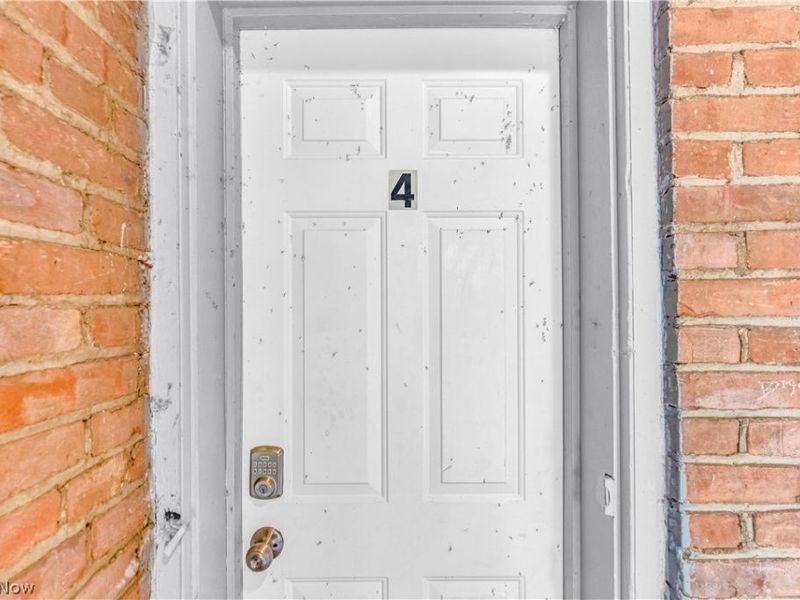 13605 Othello Avenue, Unit 4/UP, Cleveland, OH 44110 Photo 3