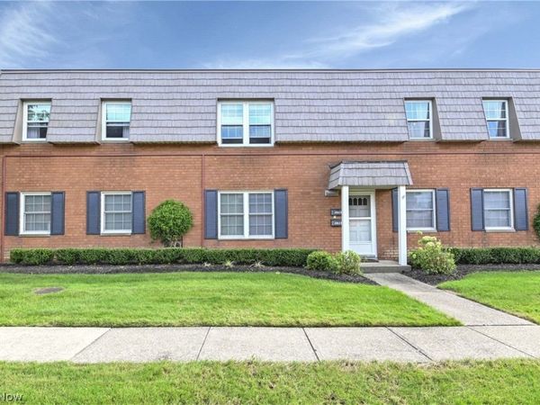 2823 Pease Drive , Unit D413, Rocky River, OH 44116