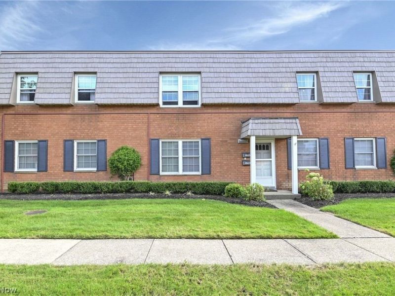 2823 Pease Drive, Unit D413, Rocky River, OH 44116 Photo 1