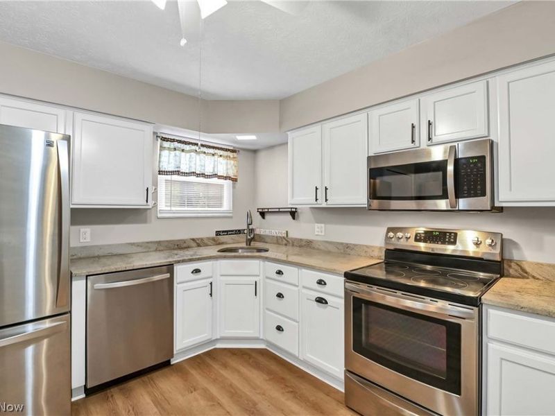 2823 Pease Drive, Unit D413, Rocky River, OH 44116 Photo 16