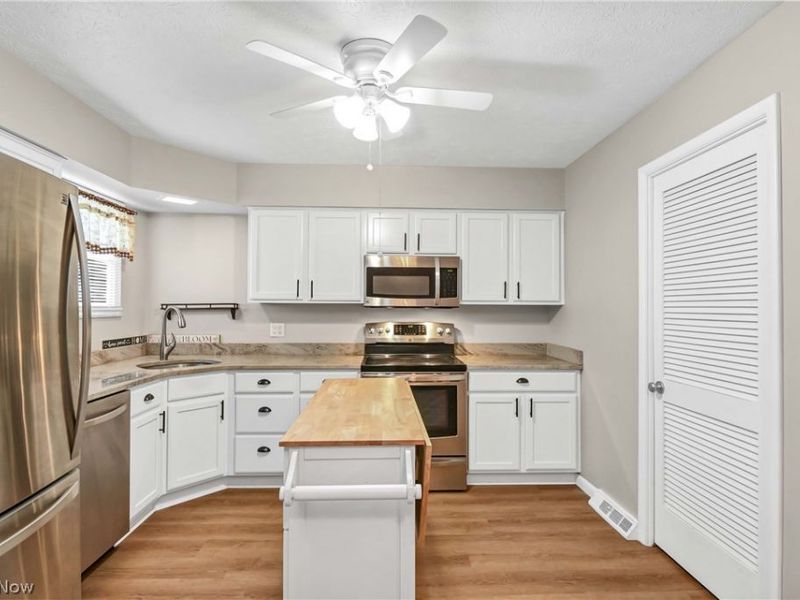 2823 Pease Drive, Unit D413, Rocky River, OH 44116 Photo 17