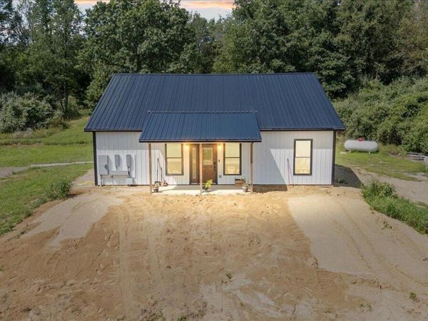 25455 L Drive N, Albion, MI 49224