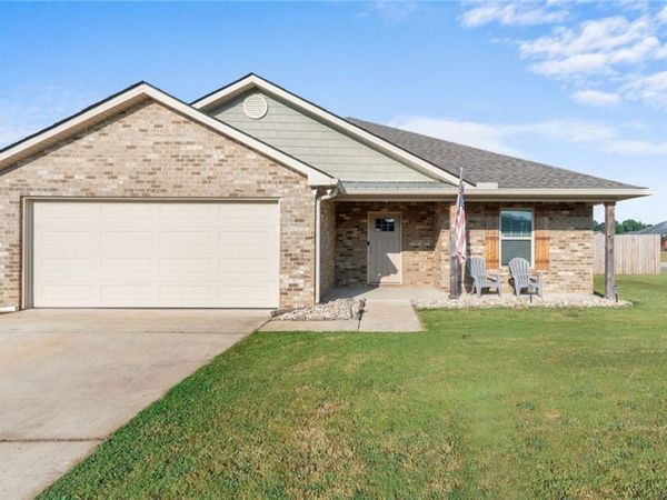 16399 Cherokee Bend Parkway, Moundville, AL 35474