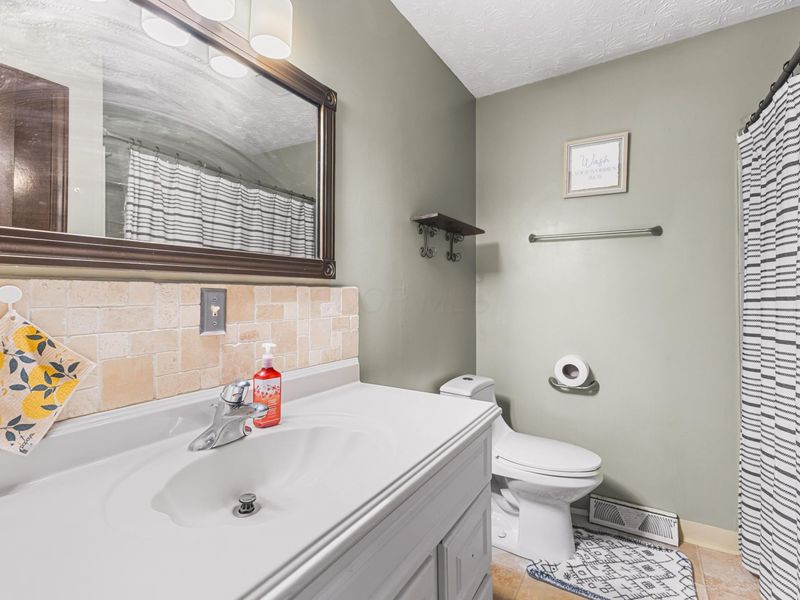 6431 Blackhaw Drive, Reynoldsburg, OH 43068 Photo 28