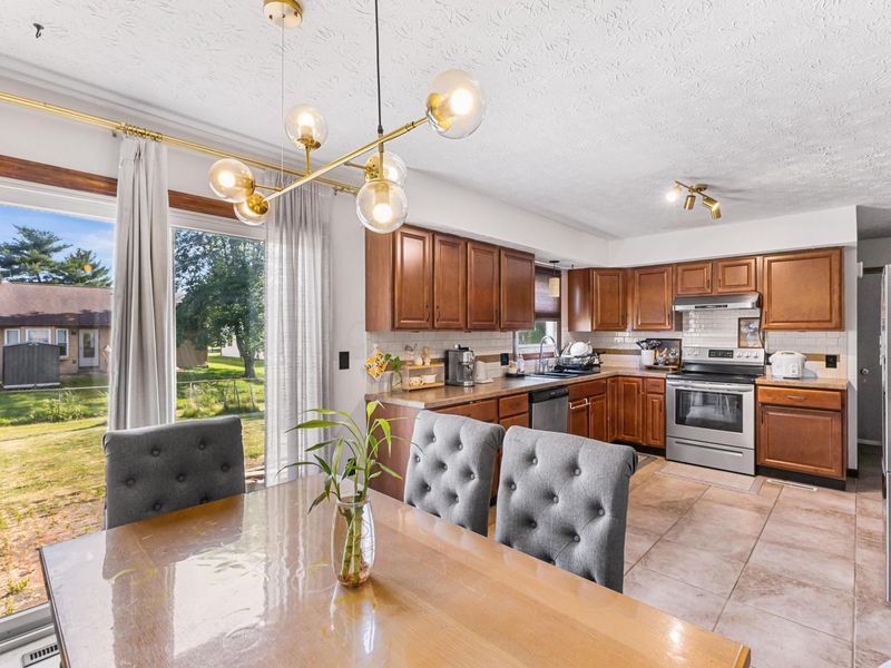 6431 Blackhaw Drive, Reynoldsburg, OH 43068 Photo 8