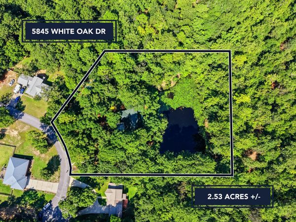 5845 White Oak Drive, Crestview, FL 32539