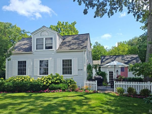 2035 Willow Beach Street, Keego Harbor, Mi 48320