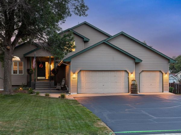983 114th Avenue NE, Blaine, MN 55434