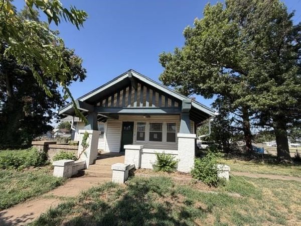 321 N Steele Avenue, Cushing, OK 00000