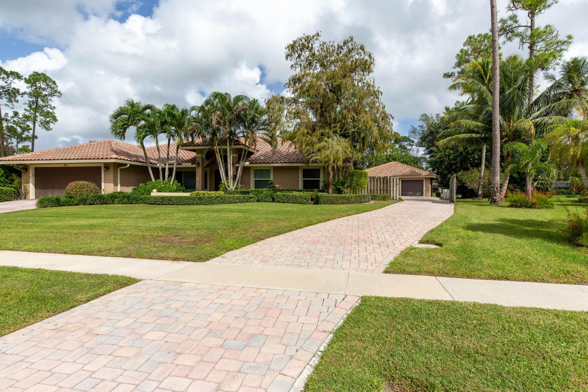 352 Window Rock Drive, Wellington, FL 33414 Photo